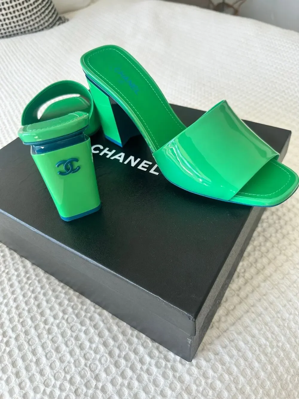 CHANEL MOD'ART MULES - SIZE FR40 POLY POCKET SHOES